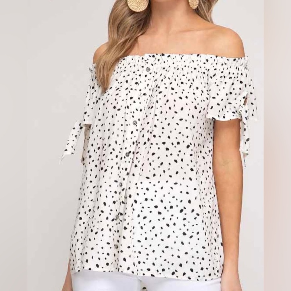 NWT She + Sky Black and White Off-Shoulder Blouse - Festival Wear Small - Large‎